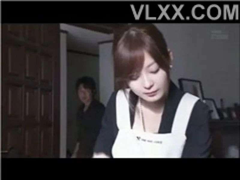 ông xã đi công việc, bà xã ở nhà bị người tình của chị gái cưỡng hiếp