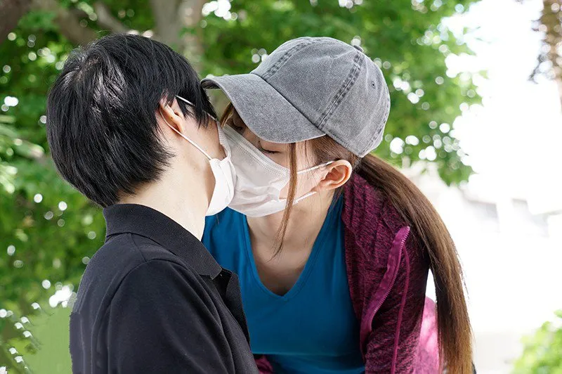 Chuyện tình của akari mitani với nhân tình quen qua mạng trong mùa covid