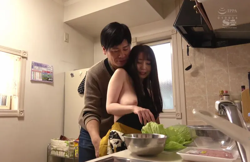 Nghi ngờ vợ yêu địt trộm, ông xã lén lắp camera và chứng kiến tất cả